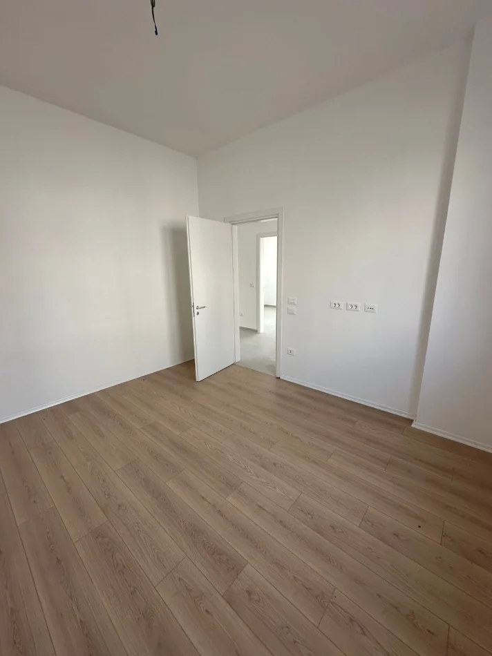 Tirane, shitet apartament 4+1+Aneks+Ballkon Kati 3, 352 m² 1.050.000 € (COLLINA VERDE)