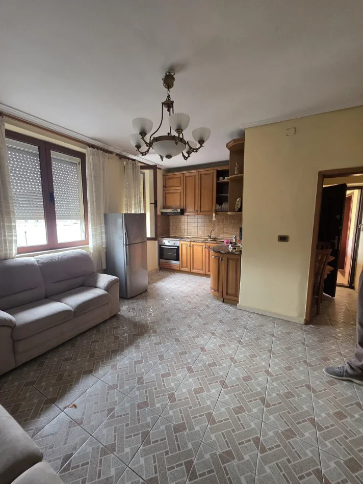 Tirane, shitet apartament duplex Dublex Kati 5, 137 m² 274.000 € (21 Dhjetori, prane shkolles Sabaudin Gabrani)