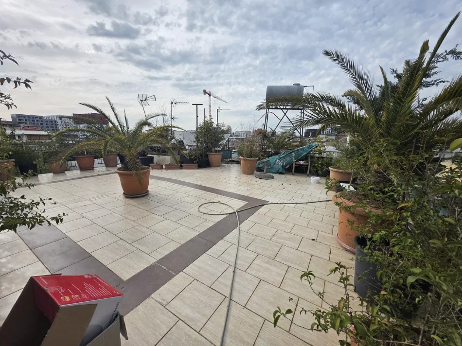 Tirane, shitet apartament duplex Dublex Kati 5, 137 m² 274.000 € (21 Dhjetori, prane shkolles Sabaudin Gabrani)