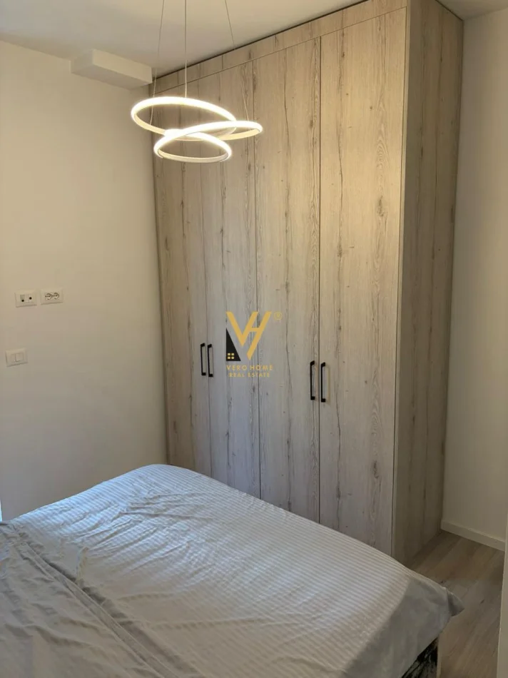 Tirane, jepet me qera apartament 1+1+Ballkon Kati 2, 75 m² 670 € (RRUGA FORTUZI)