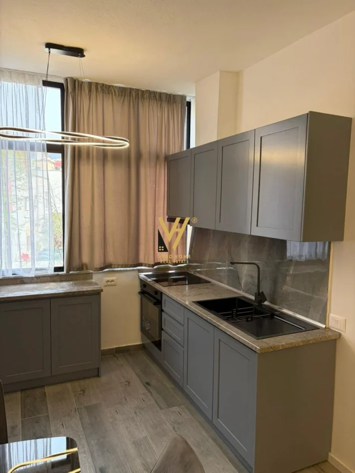 Tirane, jepet me qera apartament 1+1+Ballkon Kati 2, 75 m² 670 € (RRUGA FORTUZI)