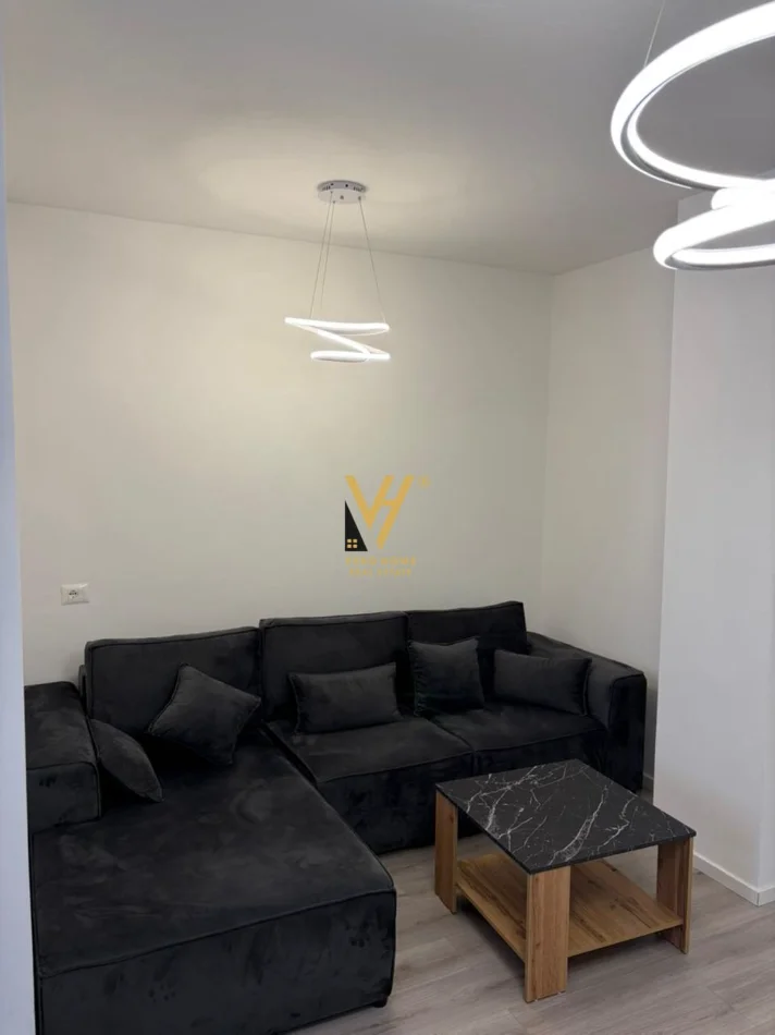 Tirane, jepet me qera apartament 1+1+Ballkon Kati 2, 75 m² 670 € (RRUGA FORTUZI)