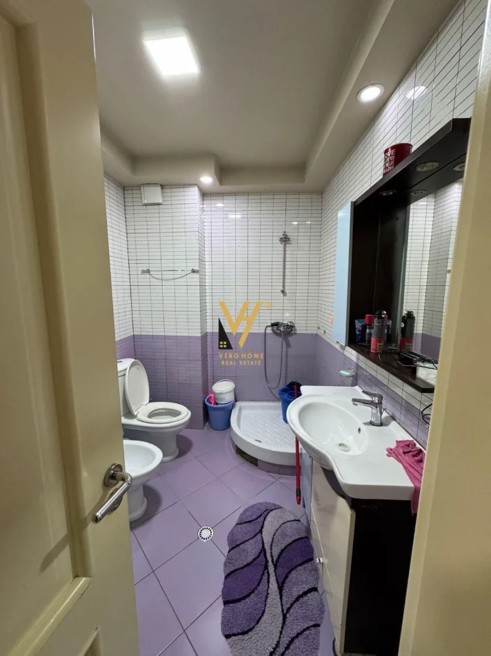 Tirane, shitet apartament 3+1+Ballkon Kati 6, 161 m² 242.000 € (ASTIR)