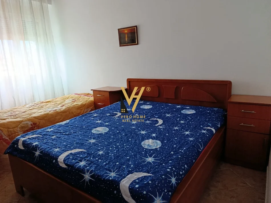 Tirane, jepet me qera apartament 1+1+Ballkon Kati 3, 77 m² 520 € (RRUGA RIZA CEROVA)