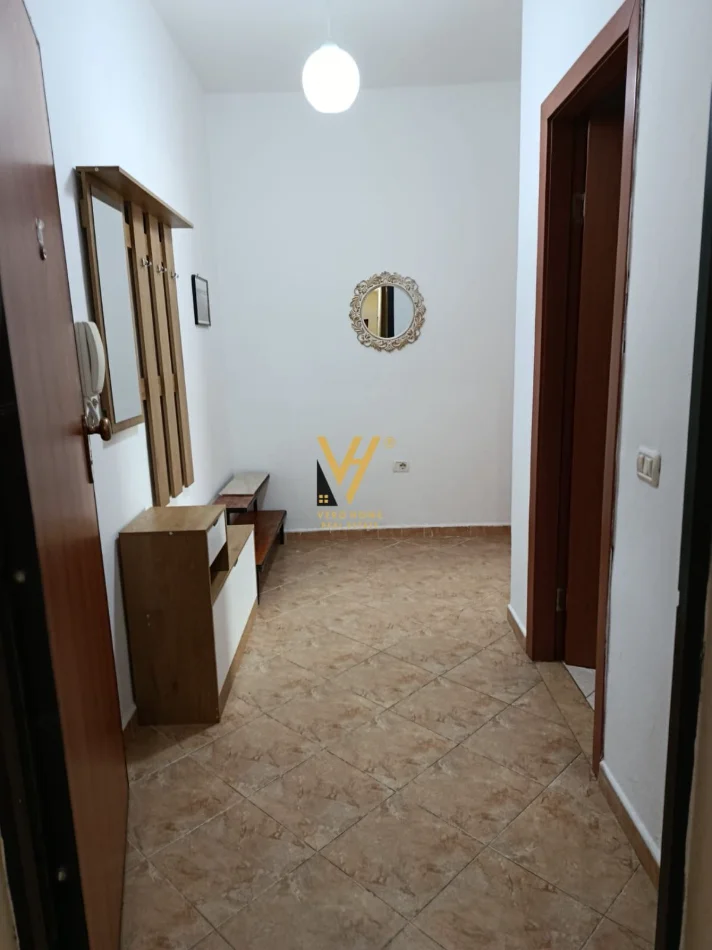 Tirane, jepet me qera apartament 1+1+Ballkon Kati 3, 77 m² 520 € (RRUGA RIZA CEROVA)