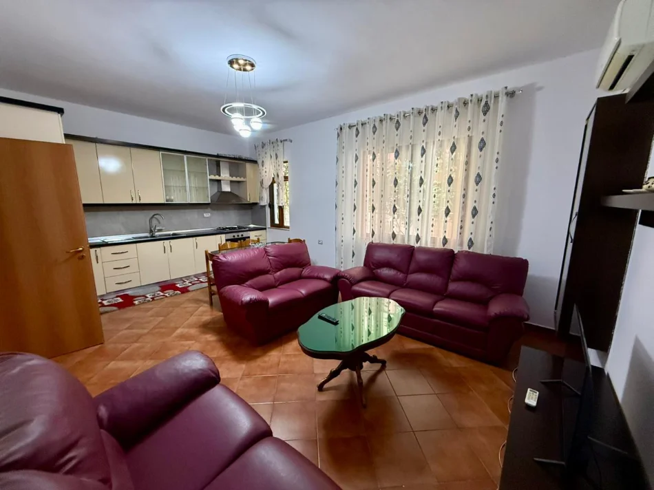 Tirane, jepet me qera apartament 1+1 Kati 1, 65 m² (ASTIR)