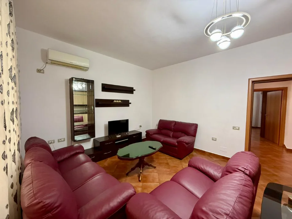 Tirane, jepet me qera apartament 1+1 Kati 1, 65 m² (ASTIR)
