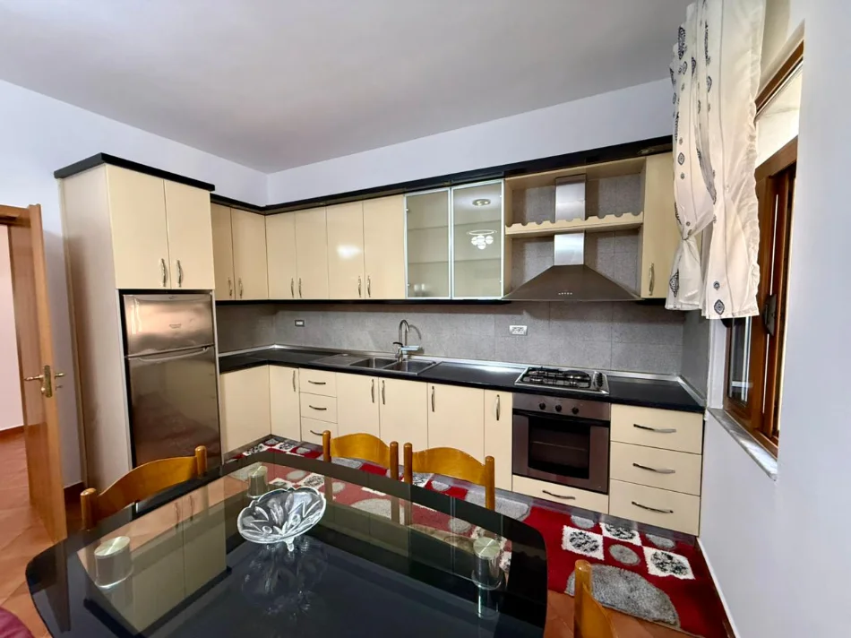 Tirane, jepet me qera apartament 1+1 Kati 1, 65 m² (ASTIR)