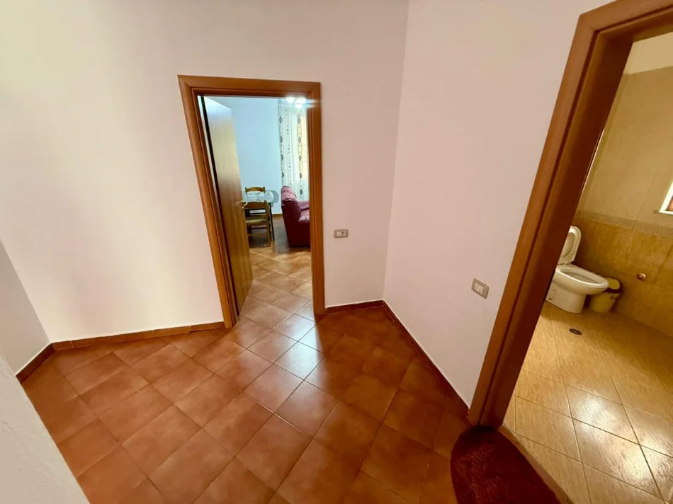Tirane, jepet me qera apartament 1+1 Kati 1, 65 m² (ASTIR)