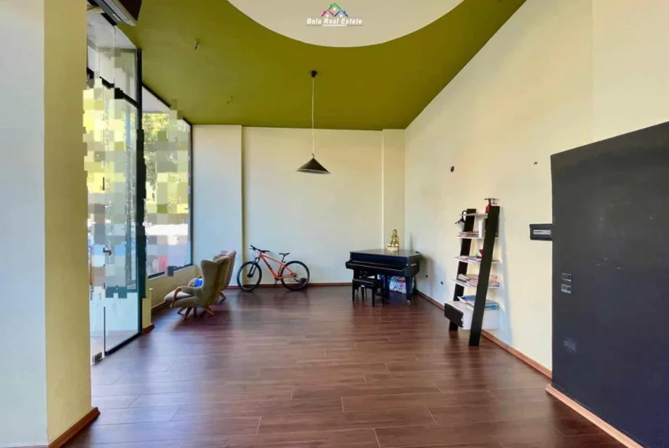 Tirane, jepet me qera dyqan Kati 0, 75 m² 800 € (Rruga Pjeter Budi)