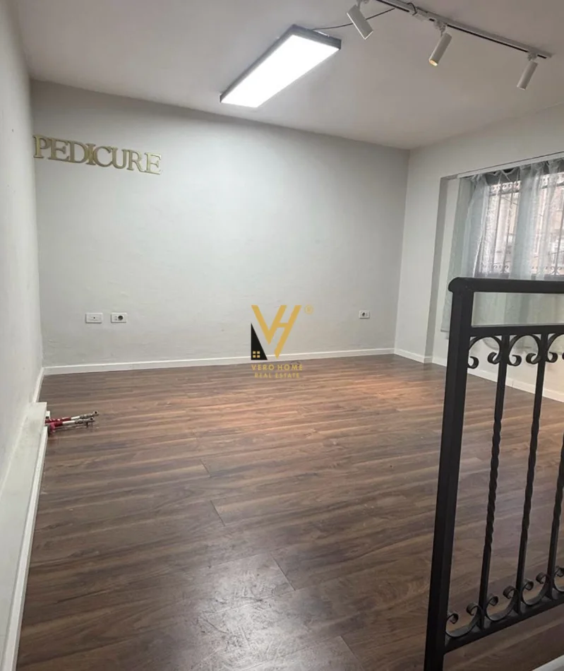 Tirane, jepet me qera dyqan Kati 0, 32 m² 570 € (MINE PEZA)