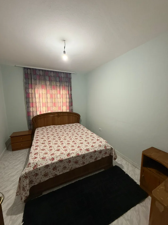 Tirane, jepet me qera 3+1+Ballkon Kati 2, 140 m² 600 € 