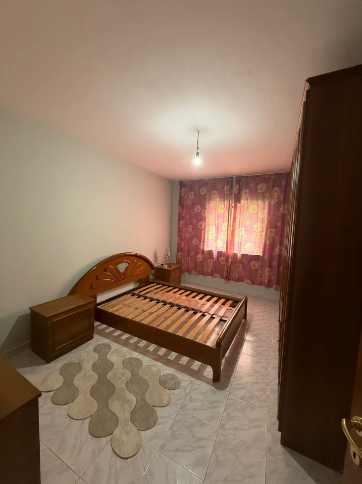 Tirane, jepet me qera 3+1+Ballkon Kati 2, 140 m² 600 € 