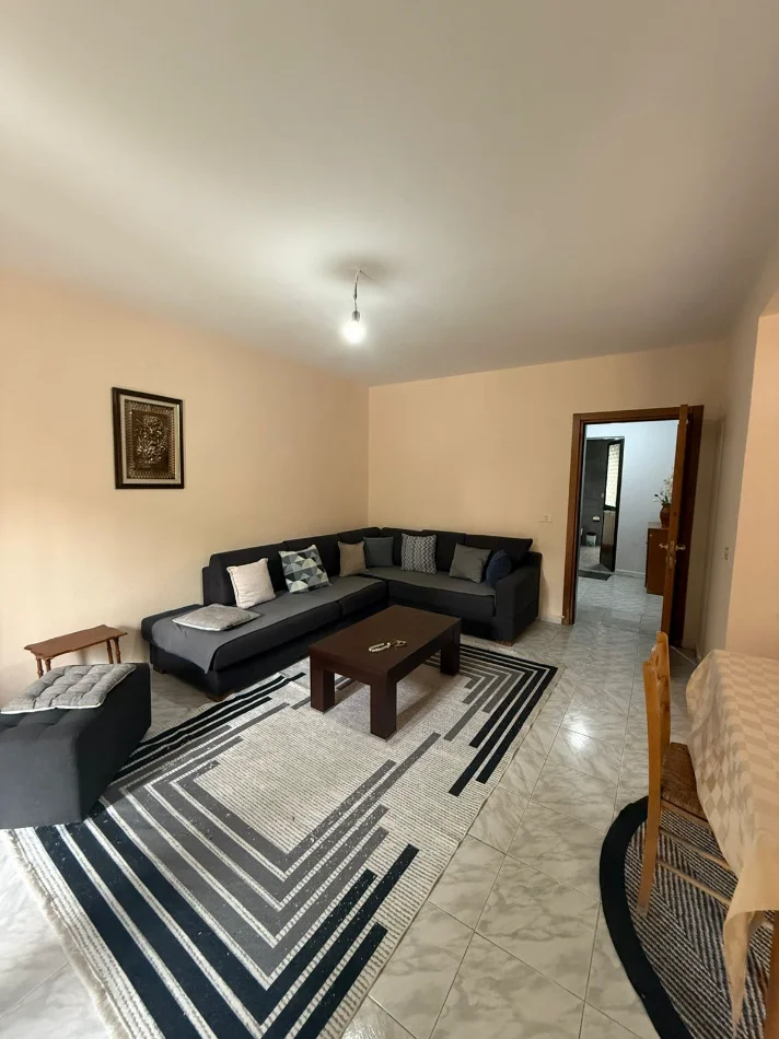 Tirane, jepet me qera 3+1+Ballkon Kati 2, 140 m² 600 € 