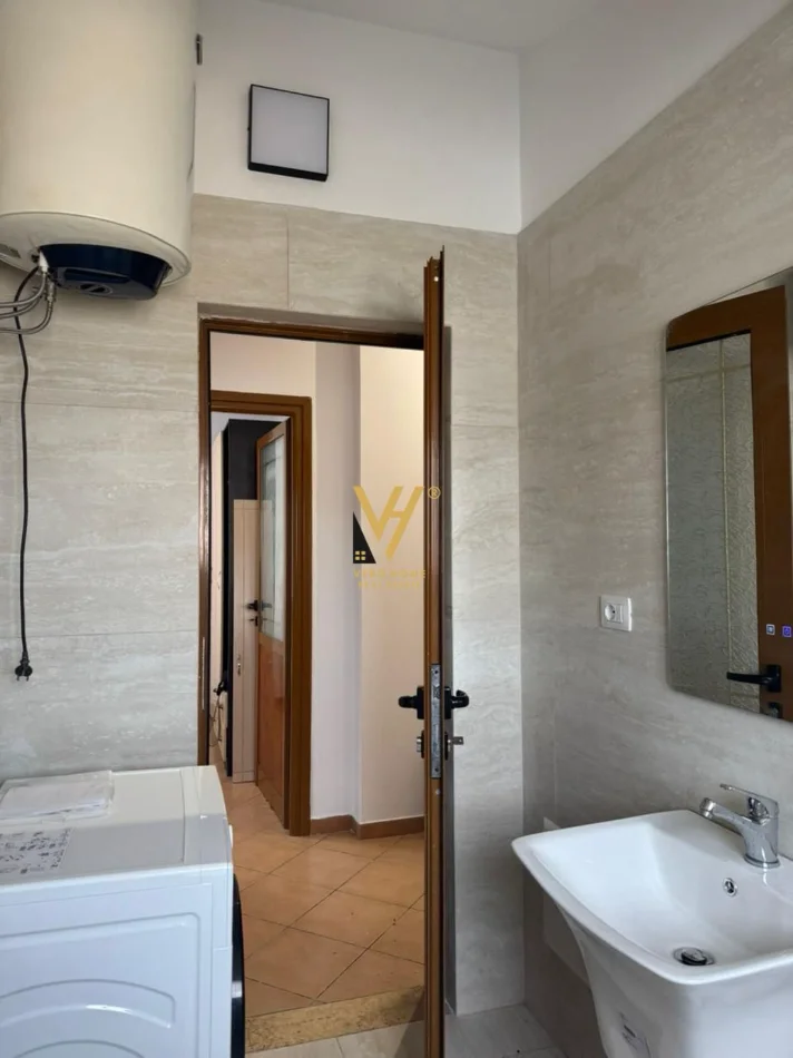 Tirane, jepet me qera apartament 3+1+Ballkon Kati 4, 100 m² 570 € (SELITE)