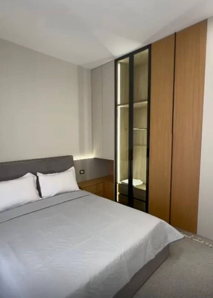 Tirane, jepet me qera apartament 1+1+Ballkon Kati 5, 72 m² 1.000 € (Kompleksi Delijorgji)