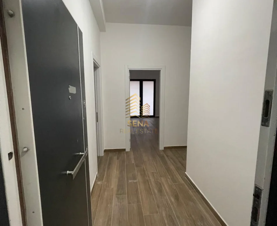 Tirane, jepet me qera ambjent biznesi Kati 1, 118 m² 650 € (Rruga e Dibres, Kompleksi Arlis)