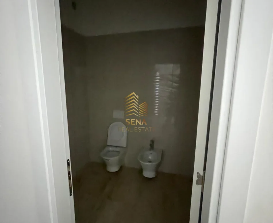 Tirane, jepet me qera ambjent biznesi Kati 1, 118 m² 650 € (Rruga e Dibres, Kompleksi Arlis)