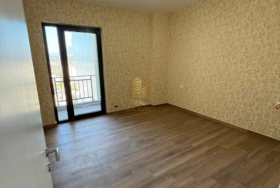 Tirane, jepet me qera ambjent biznesi Kati 9, 81 m² 550 € (Rruga e Dibres, Kompleksi Arlis)