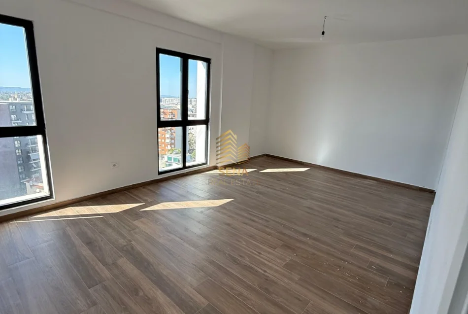 Tirane, jepet me qera ambjent biznesi Kati 9, 81 m² 550 € (Rruga e Dibres, Kompleksi Arlis)