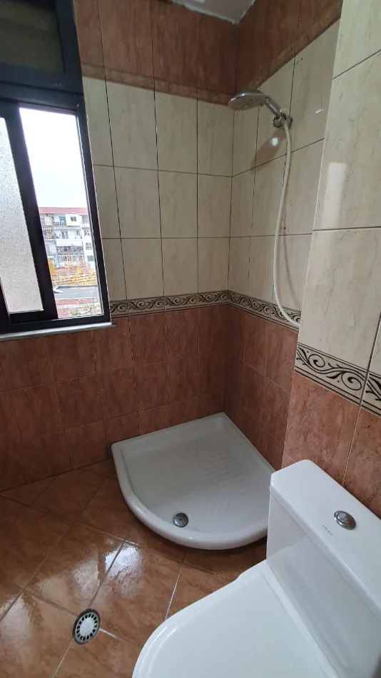 Tirane, jepet me qera apartament 1+1+Ballkon , 60 m² 600 € (Myslym Shyri)