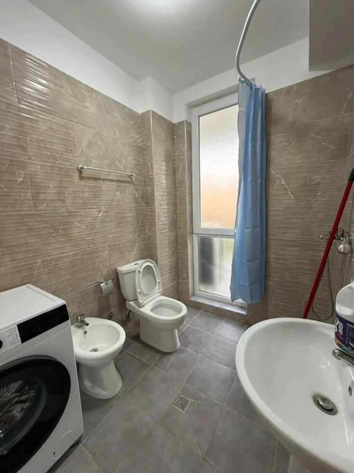 Tirane, jepet me qera apartament 2+1 Kati 2, (5 MAJI)