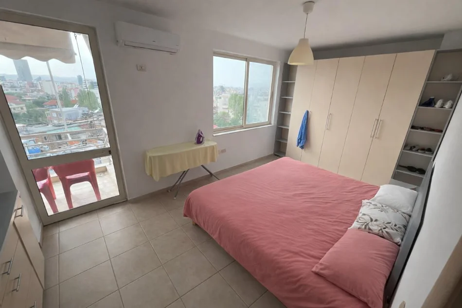 Tirane, jepet me qera apartament 2+1+Ballkon Kati 4, 95 m² 550 € 