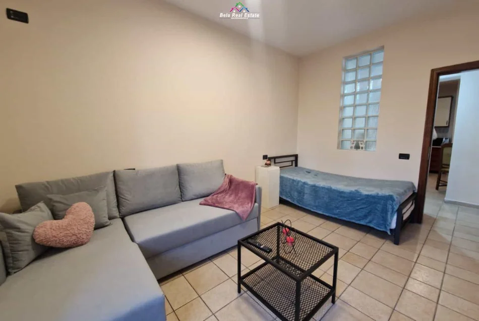 Tirane, jepet me qera apartament 2+1 Kati 4, 75 m² 530 € (rruga e kavajes)