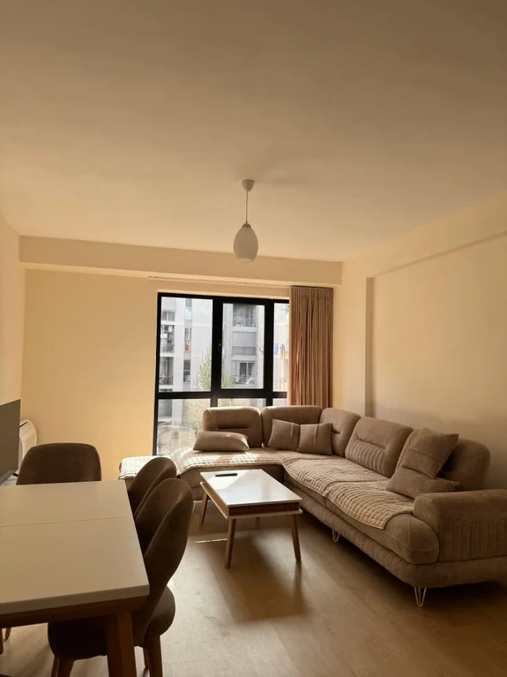 Tirane, jepet me qera apartament 1+1+Ballkon Kati 4, 70 m² 400 € 
