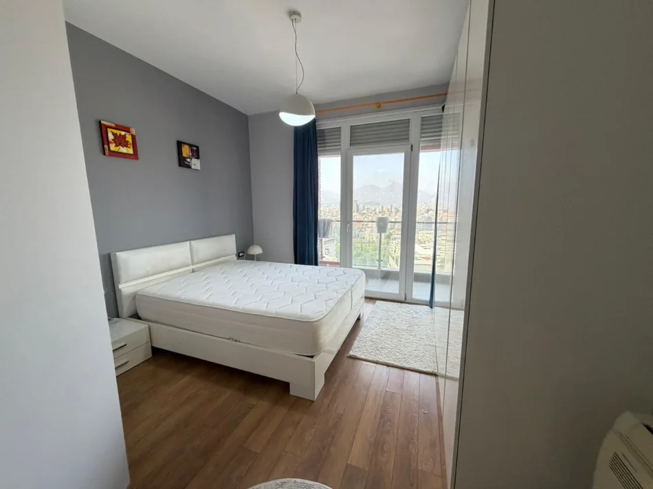 Tirane, jepet me qera apartament 2+1 Kati 4, (KOPSHTI BOTANIK)