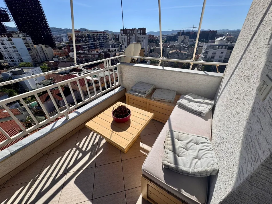 Tirane, jepet me qera apartament 2+1+Ballkon Kati 9, 90 m² 750 € 