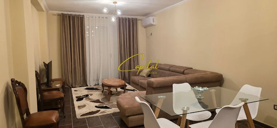 Tirane, jepet me qera apartament 2+1 Kati 6, 120 m² 500 € (KOMBINAT)