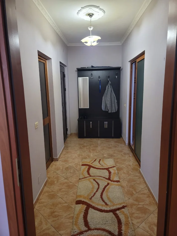 Tirane, jepet me qera apartament 1+1 Kati 3, 65 m² 500 € (Don Bosko)