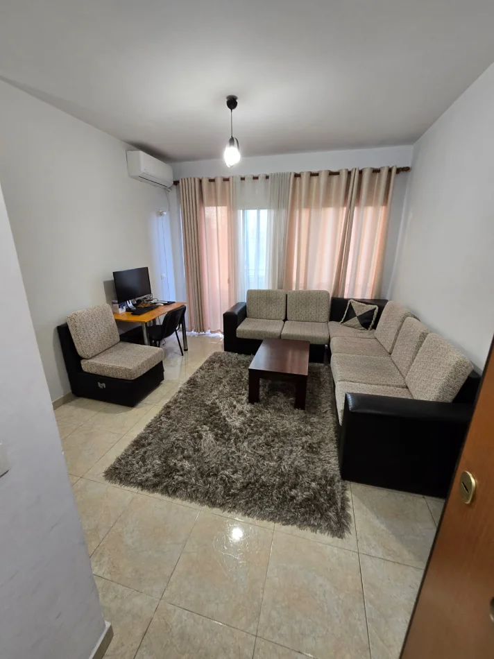 Tirane, jepet me qera apartament 1+1 Kati 1, Ish Fusha e Aviacionit, 🏷️Çmimi: 45.000 Leke/Muaj