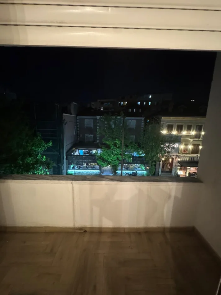 Tirane, jepet me qera apartament 3+1+Ballkon Kati 3, 100 m² 800 € (Rruga mine Peza)