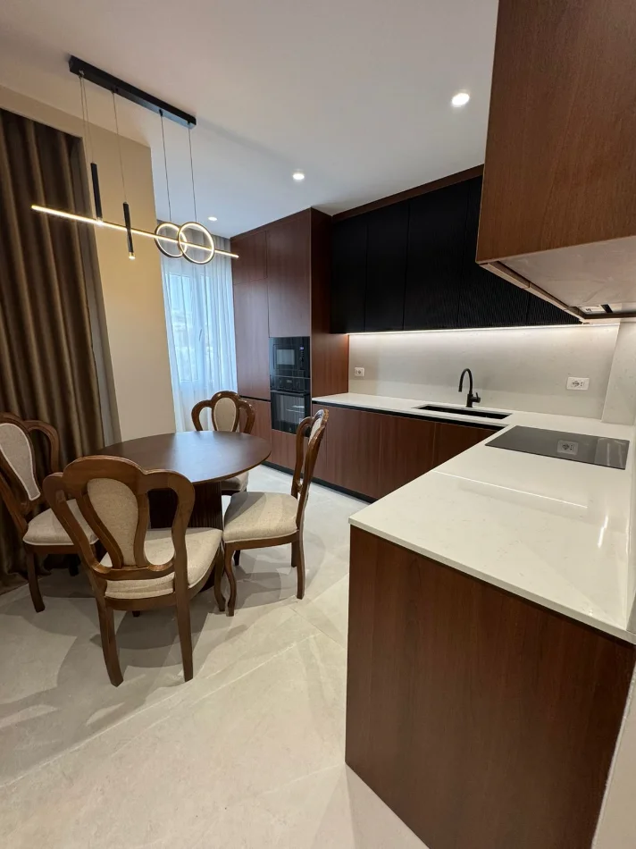 Tirane, shitet apartament 2+1 Kati 5, 102 m² 260.000 € (MIne Peza)