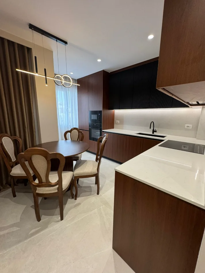 Tirane, shitet apartament 2+1 Kati 5, 102 m² 260.000 € (MIne Peza)