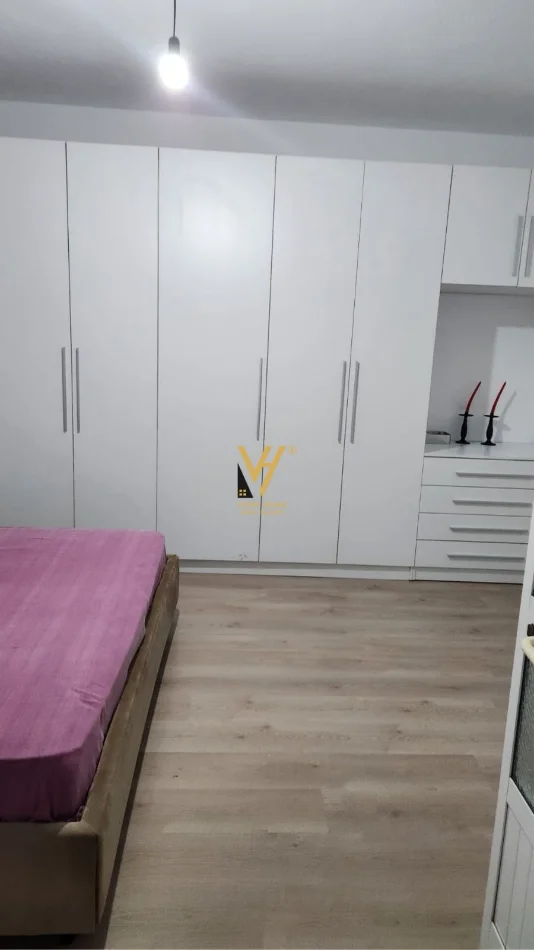 Tirane, jepet me qera apartament 1+1+Ballkon Kati 1, 90 m² 500 € (MATERNITETI I RI)