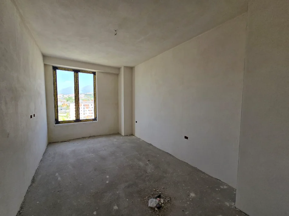 Tirane, shitet apartament 2+1+Ballkon Kati 5, 110 m² 132.000 € (SHKOZE)
