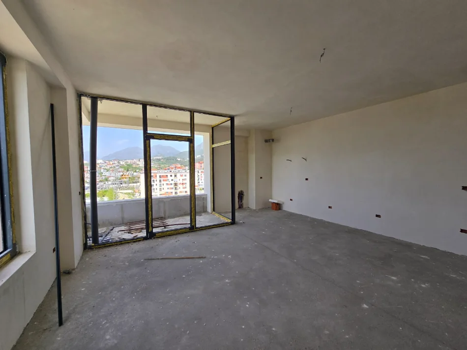 Shqiperi, shitet apartament 1+1+Ballkon Kati 1, 84 m² 100.000 € (SHKOZE)