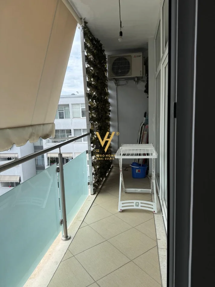 Tirane, jepet me qera apartament 1+1+Ballkon Kati 7, 72 m² 700 € (KOMUNA E PARISIT)