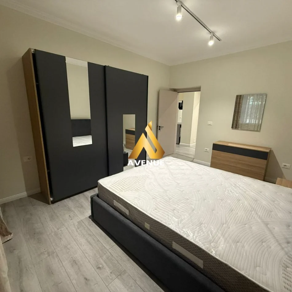 Tirane, jepet me qera apartament 2+1 Kati 0, 80 m² 850 € (rruga vaso pasha)