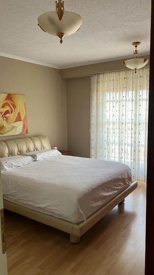 Tirane, jepet me qera apartament 2+1 , 1.000 € (bllok)