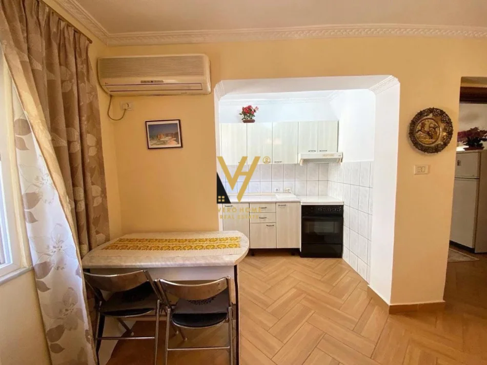 Tirane, jepet me qera apartament 1+1+Ballkon Kati 4, 55 m² 530 € (MINE PEZA)