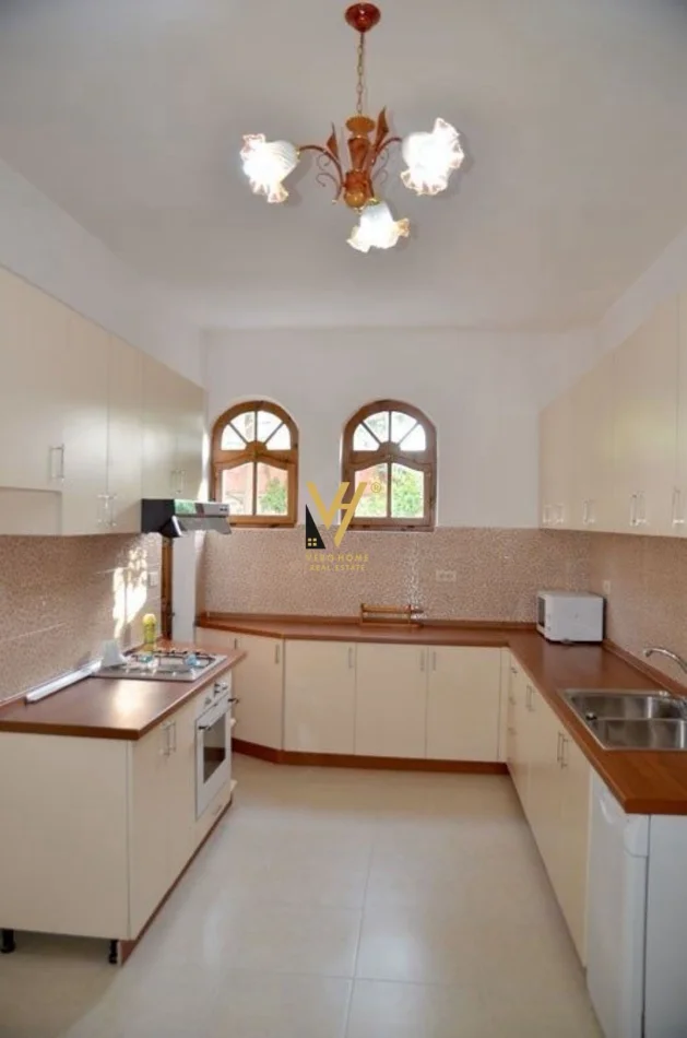 Tirane, jepet me qera Vile 4 kateshe,Kati 0, 450 m² 1.500 € (RRUGA MIHAL GRAMENO)