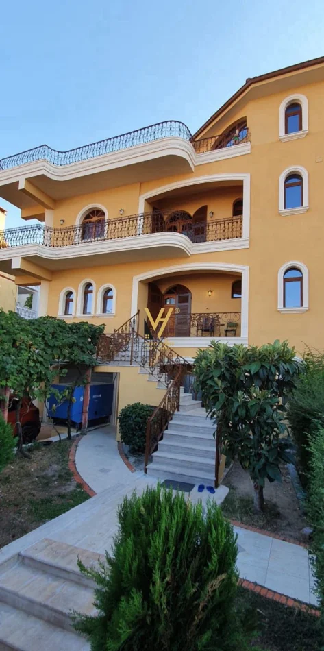 Tirane, jepet me qera Vile 4 kateshe,Kati 0, 450 m² 1.500 € (RRUGA MIHAL GRAMENO)