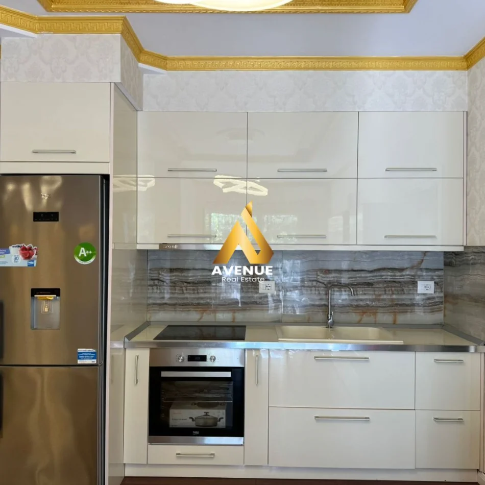 Tirane, jepet me qera apartament 2+1 Kati 0, 100 m² 800 € (Rruga Hamdi Sina)