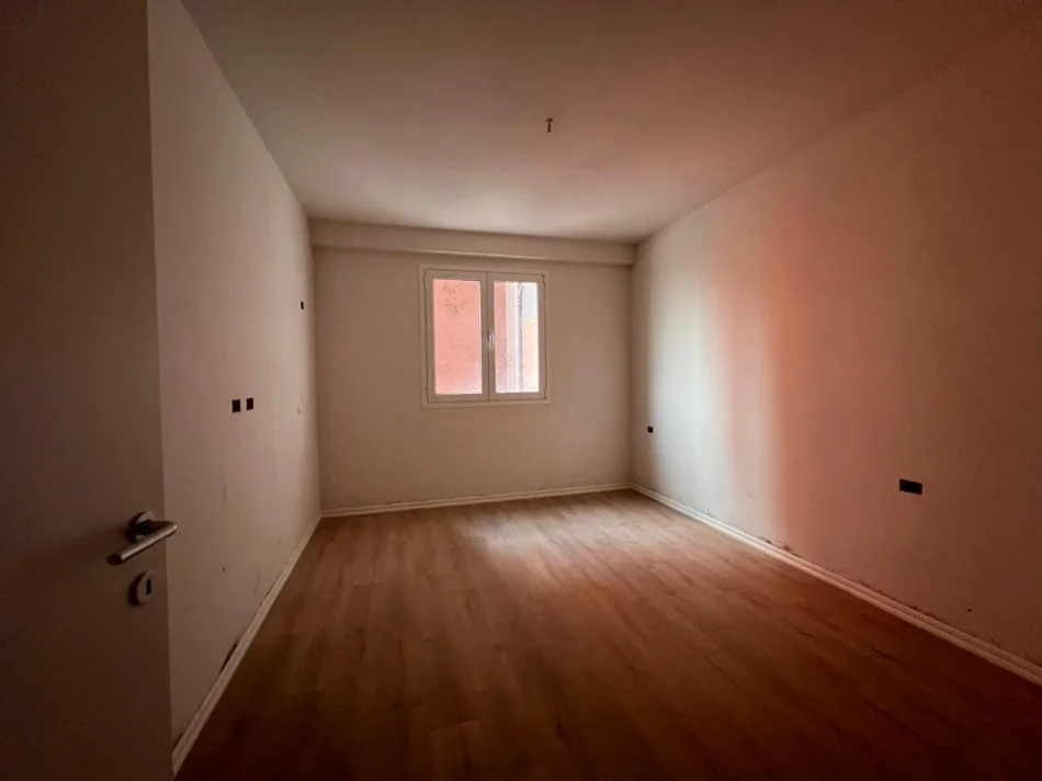 Tirane, shitet apartament 1+1+Ballkon Kati 2, 72 m² 111.000 €