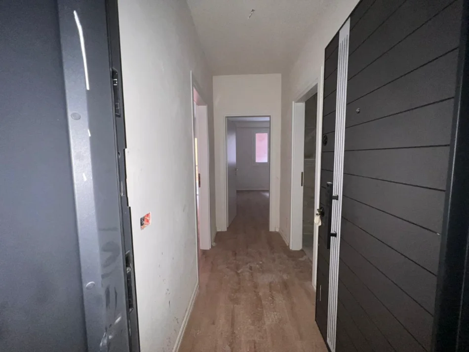 Tirane, shitet apartament 1+1+Ballkon Kati 2, 72 m² 111.000 €