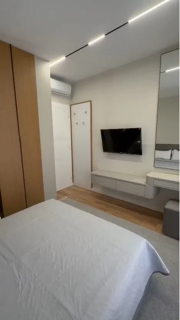 Tirane, jepet me qera apartament 1+1+Aneks+Ballkon Kati 5, 72 m² 1.000 € (Rruga Kavajes)